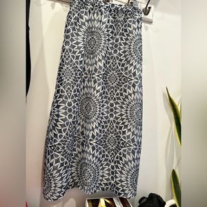 GAP Blue and White Print Maxi Skirt 100% Polyester LIKE NEW